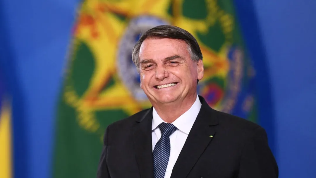 Ex-presidente Bolsonaro é autorizado a realizar exames médicos pelo STF
