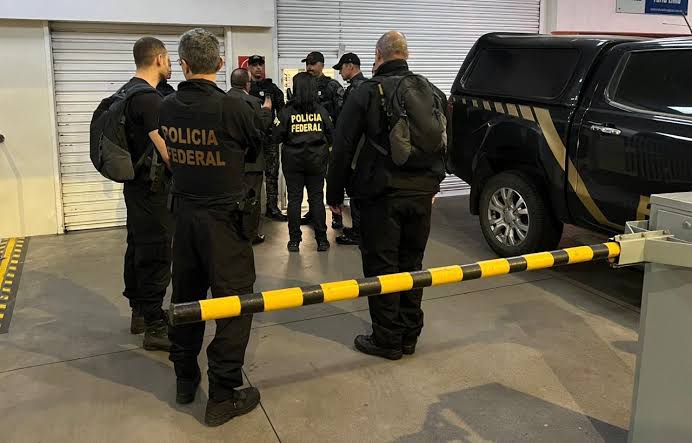 Operação da PF mira esquema bilionário ligado ao PCC no setor de combustíveis em Goiás