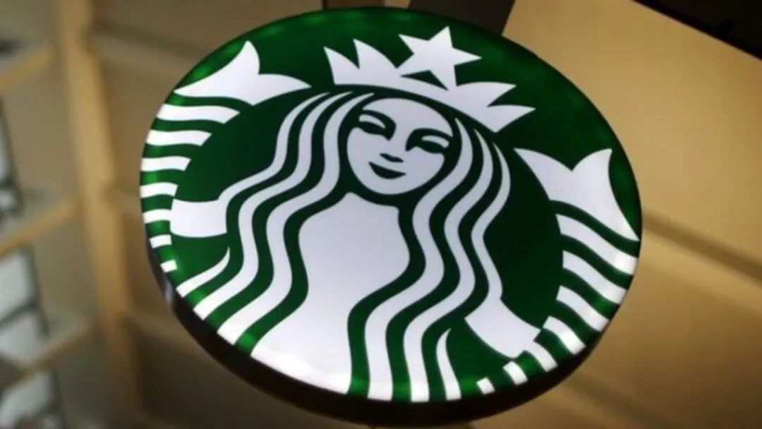 Starbucks fecha lojas e corta 900 empregos em reestruturação de US$ 1 bilhão