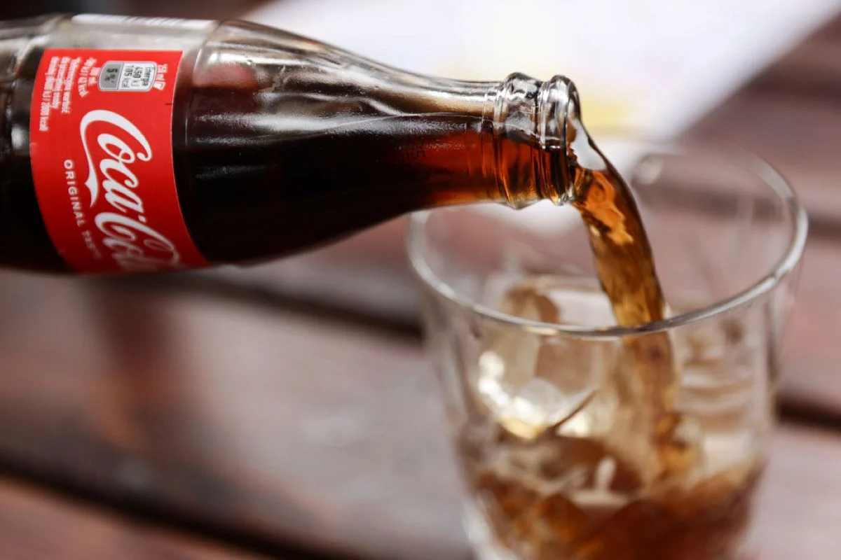 Coca-Cola é Condenada a Indenizar Consumidor Após Encontrar Corpo Estranho em Refrigerante