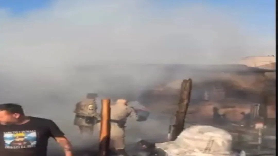 Polícia Militar atua em incêndio residencial e resgata duas pessoas em Terezópolis