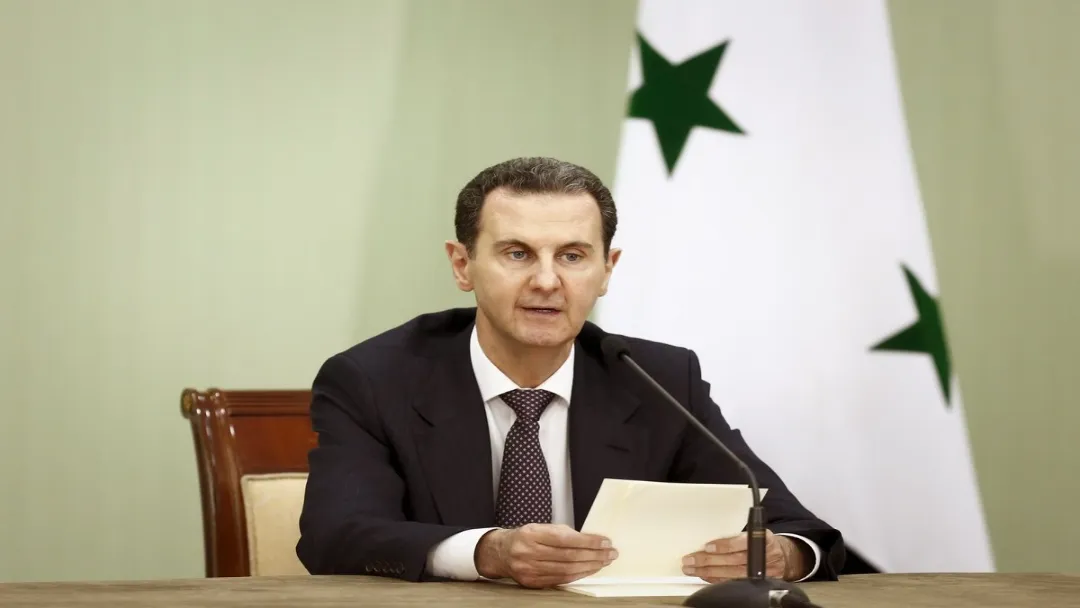 França emite mandado de prisão contra ex-presidente sírio Bashar al-Assad