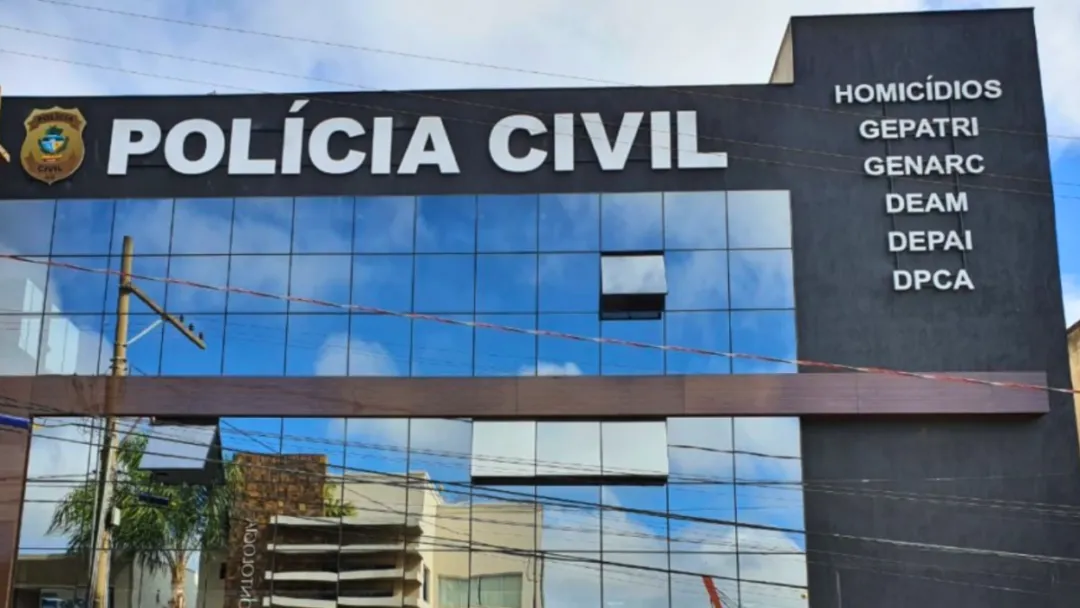 Polícia Civil prende homem em flagrante por agredir esposa cadeirante em Luziânia