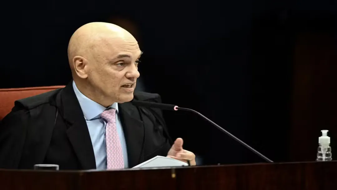 Moraes vota pela condenação de Bolsonaro e outros sete réus por plano de golpe