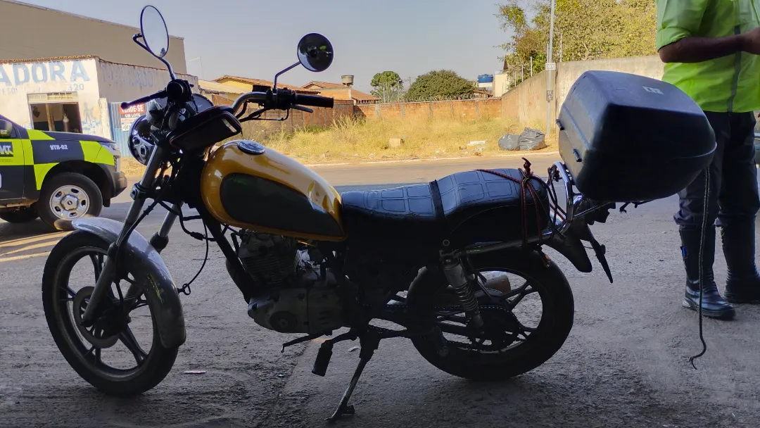 Moto com mais de R$ 50 mil em débitos é apreendida em Senador Canedo