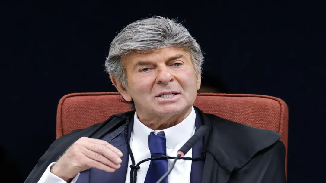 Fachin autoriza Fux a deixar Turma que julga trama golpista