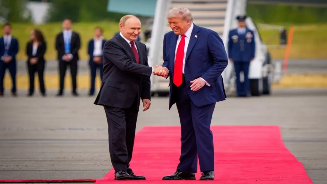 Tensão Nuclear: Testes de Trump e drone "tsunami radioativo" de Putin reacendem corrida armamentista