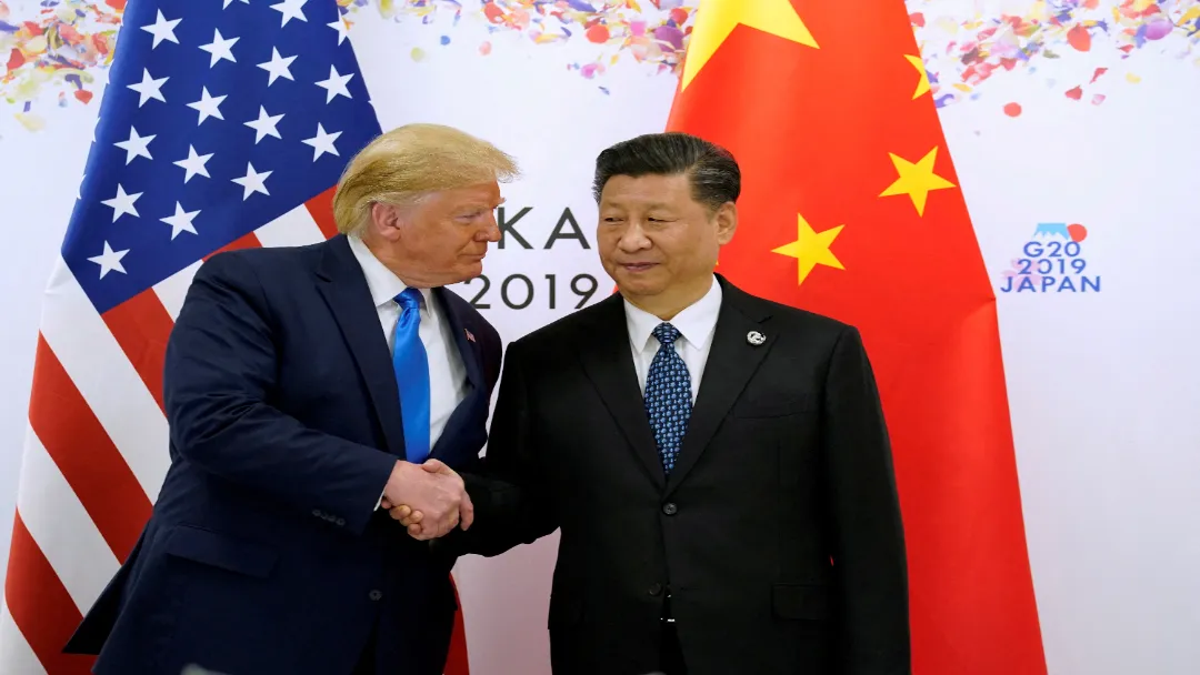 Trump elogia Xi em meio a tarifas de 100% contra China