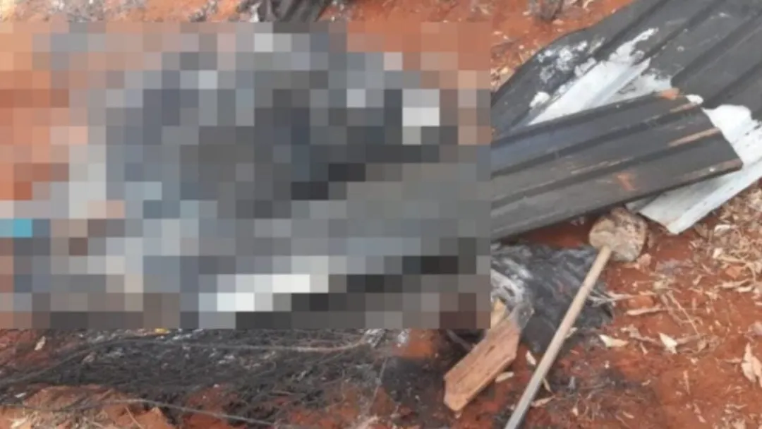 Homem carbonizado entre pneus em Goiânia; 1 preso