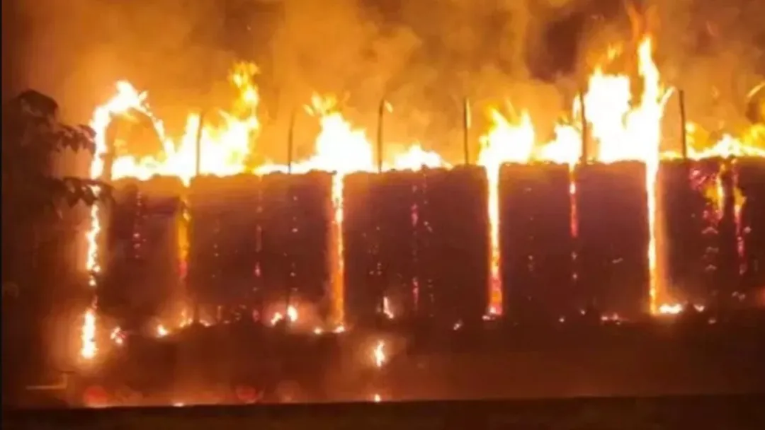 Vagões de Carga São Incendiados no Litoral de SP