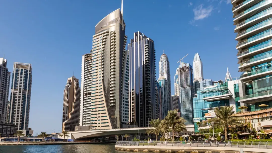 Correr na rua, lavar carro: veja o que é proibido em Dubai