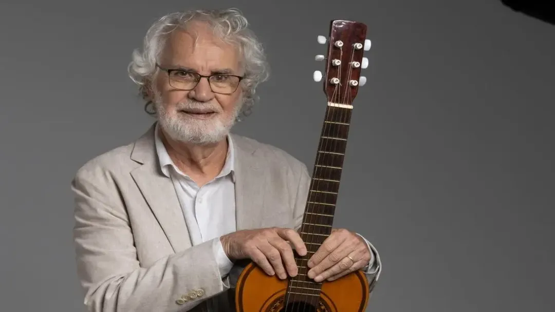 Renato Teixeira em Goiânia: Show Gratuito e Solidário no Teatro