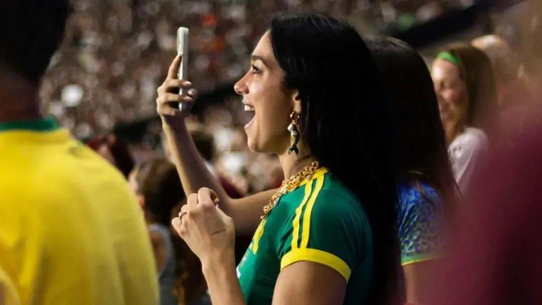 Dua Lipa no Maracanã Vê Fluminense Vencer Flamengo