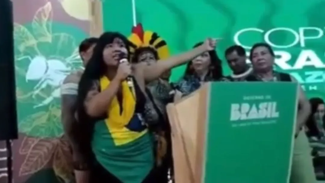 Ysani Kalapalo Confronta MPI e Ministra Sonia Guajajara na COP30