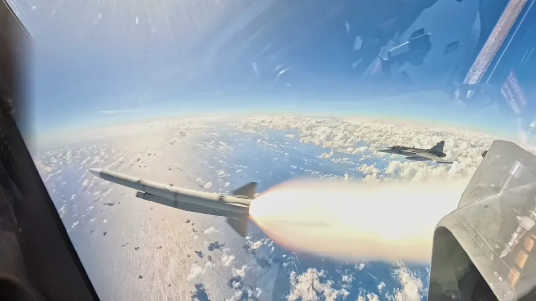 FAB Lança Míssil Meteor com Gripen: O Mais Poderoso da AL