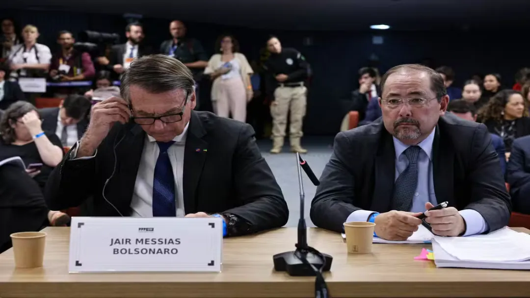 Bolsonaro estuda infringentes no STF; prazo termina 3 de dezembro