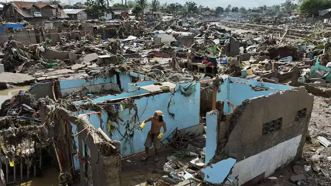 Tufão Kalmaegi mata mais de 140 nas Filipinas; Calamidade