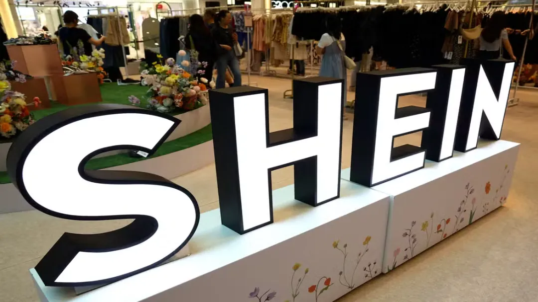 França inicia suspensão da Shein após loja em Paris por bonecas