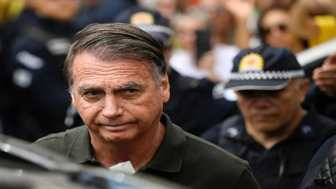 STF: Moraes determina início da pena de 27 anos de Bolsonaro
