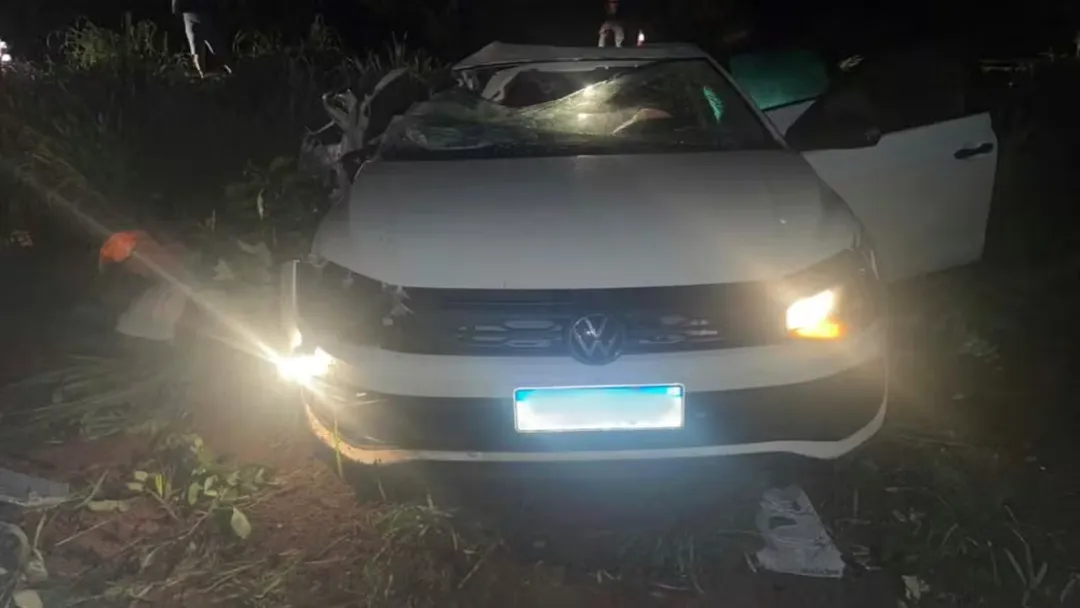 Mãe e filho morrem em colisão na BR-153 após tentativa de ultrapassagem