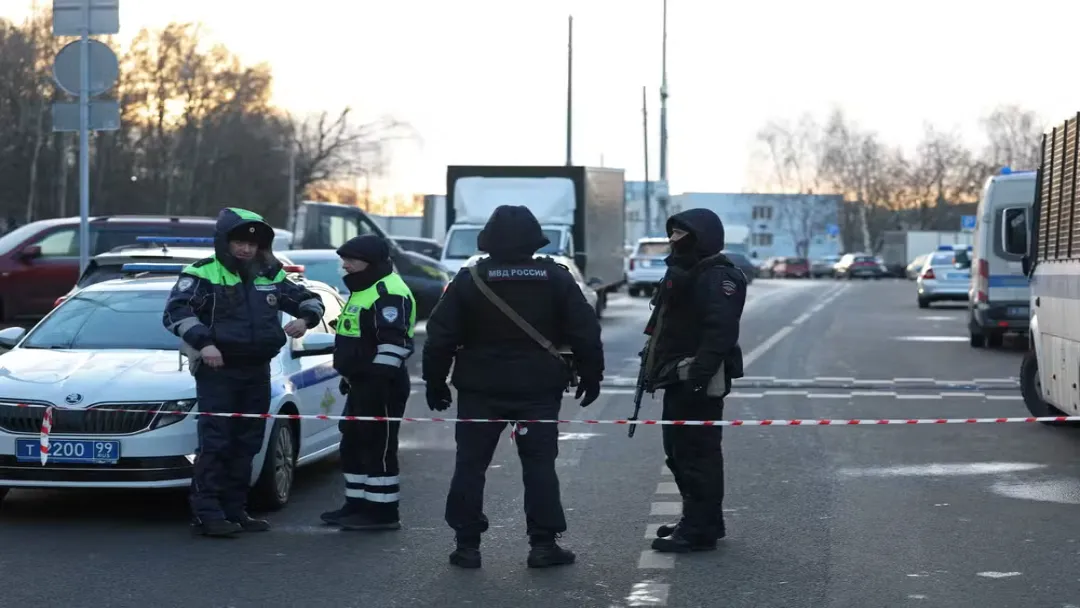 Nova explosão em Moscou mata policiais perto de local onde general morreu