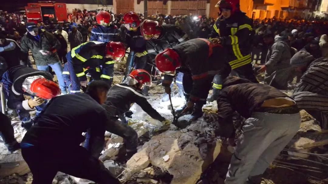 Desabamento de dois prédios em Fez, Marrocos, deixa mortos