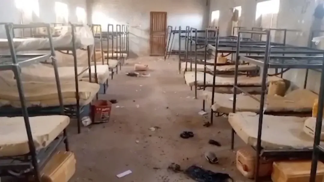 Nigéria resgata 100 alunos sequestrados; pais aguardam notícias