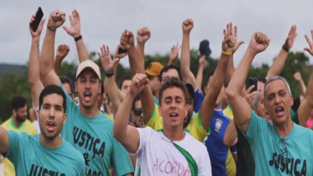 Nikolas faz caminhada de MG a Brasília por Bolsonaro