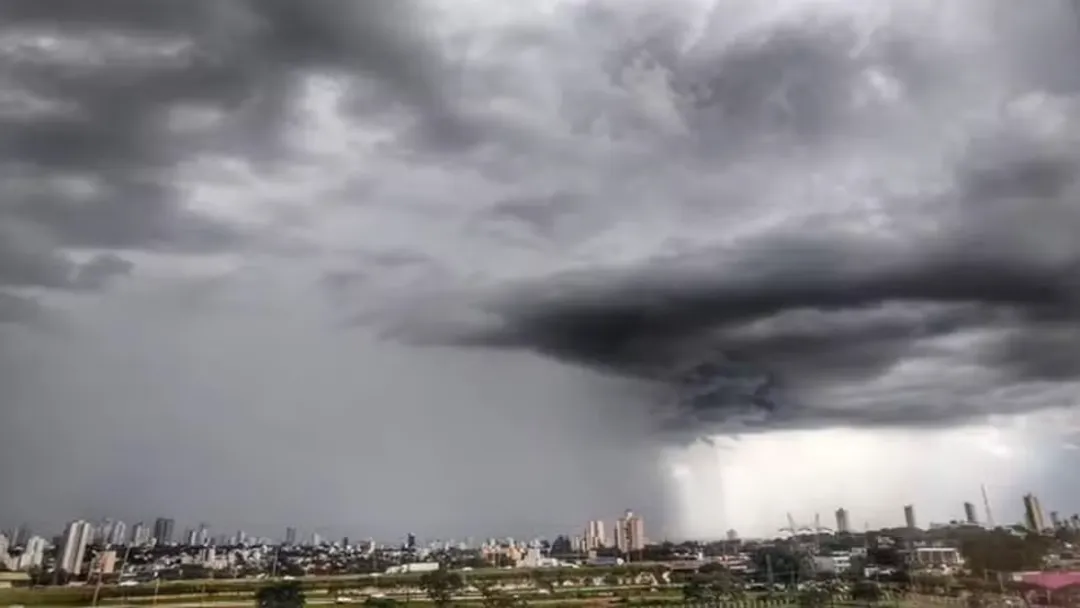 Alerta de tempestade em 215 cidades de Goiás; veja lista