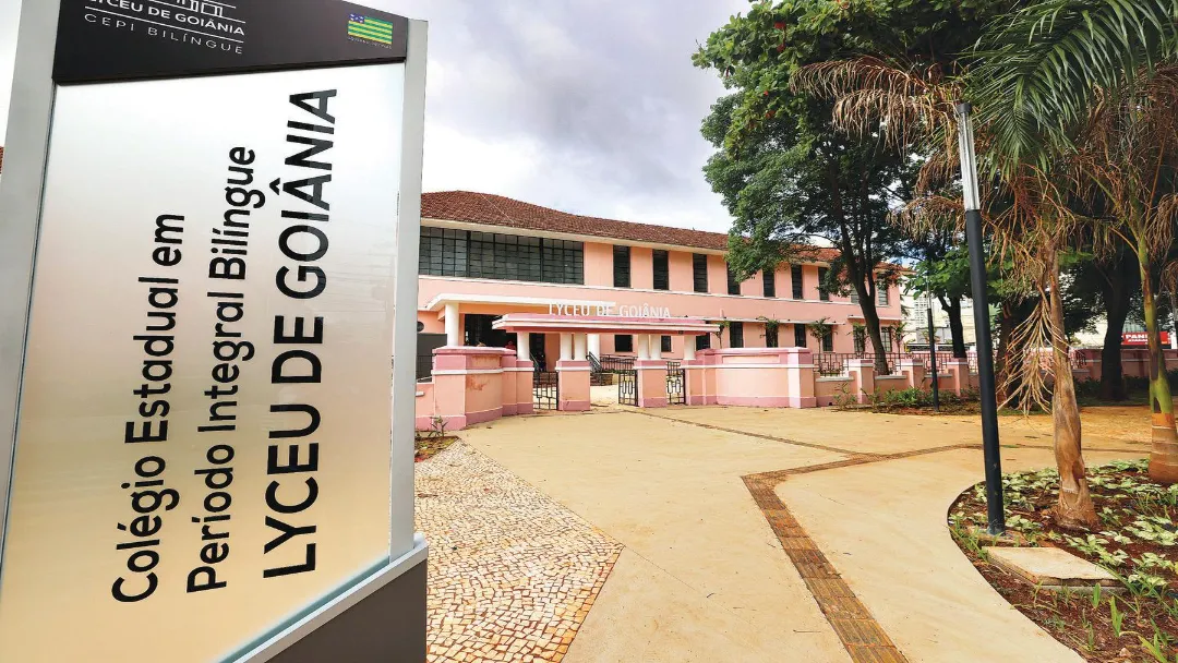 Lyceu de Goiânia é reinaugurado como 1ª escola bilíngue de GO