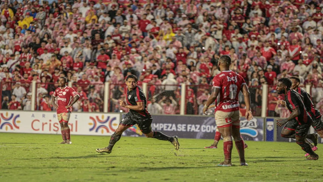 Atlético-GO vence Vila Nova no OBA e entra no G-4 do Goianão 2026