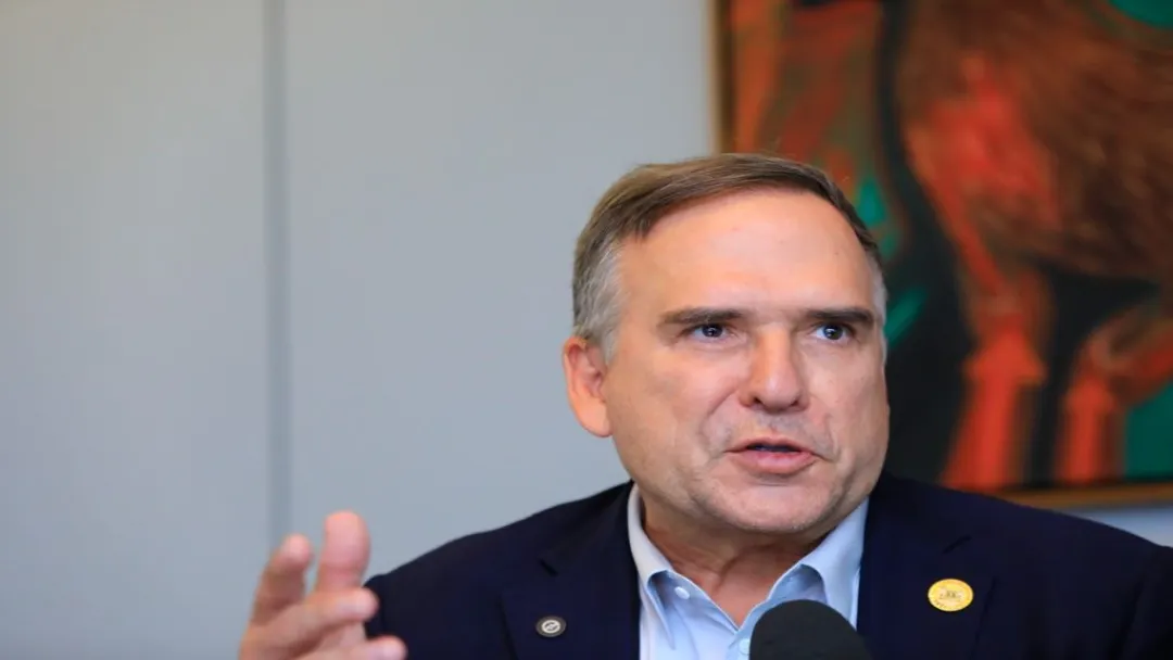 Mabel reconhece crise na saúde e anuncia 16 novas unidades em Goiânia