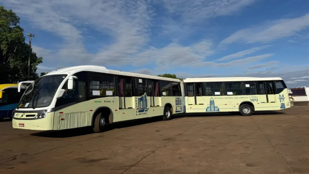Ônibus com visual Art Déco circulam em Goiânia até 31 de janeiro