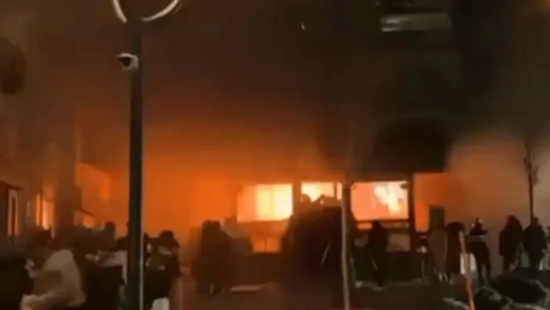 Suíça: Explosão em Crans-Montana deixa 40 mortos em festa de Réveillon
