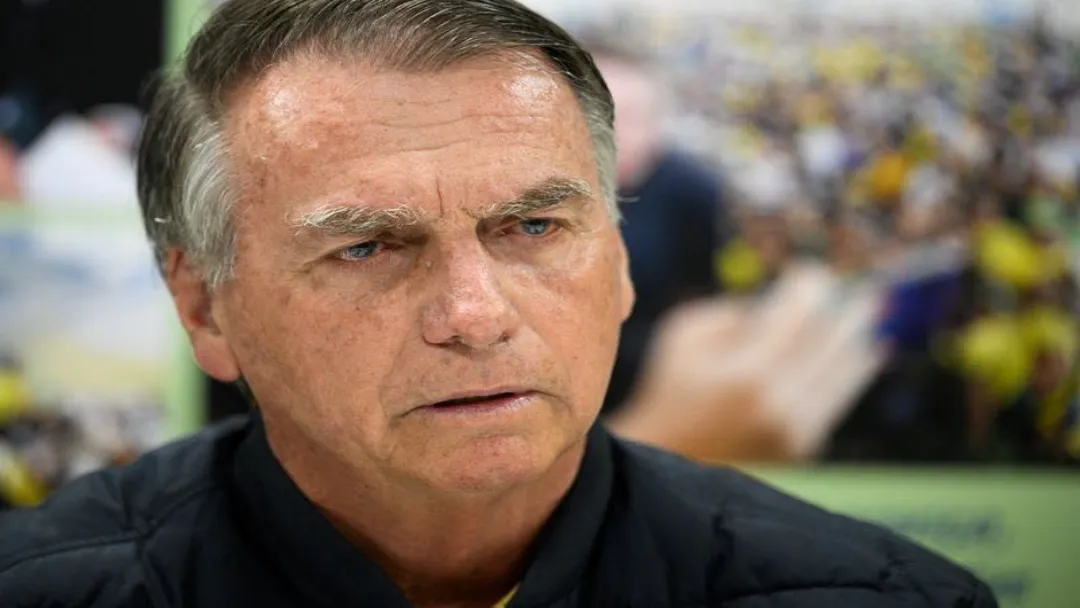 Moraes nega domiciliar e mantém Bolsonaro preso na PF após alta hospitalar