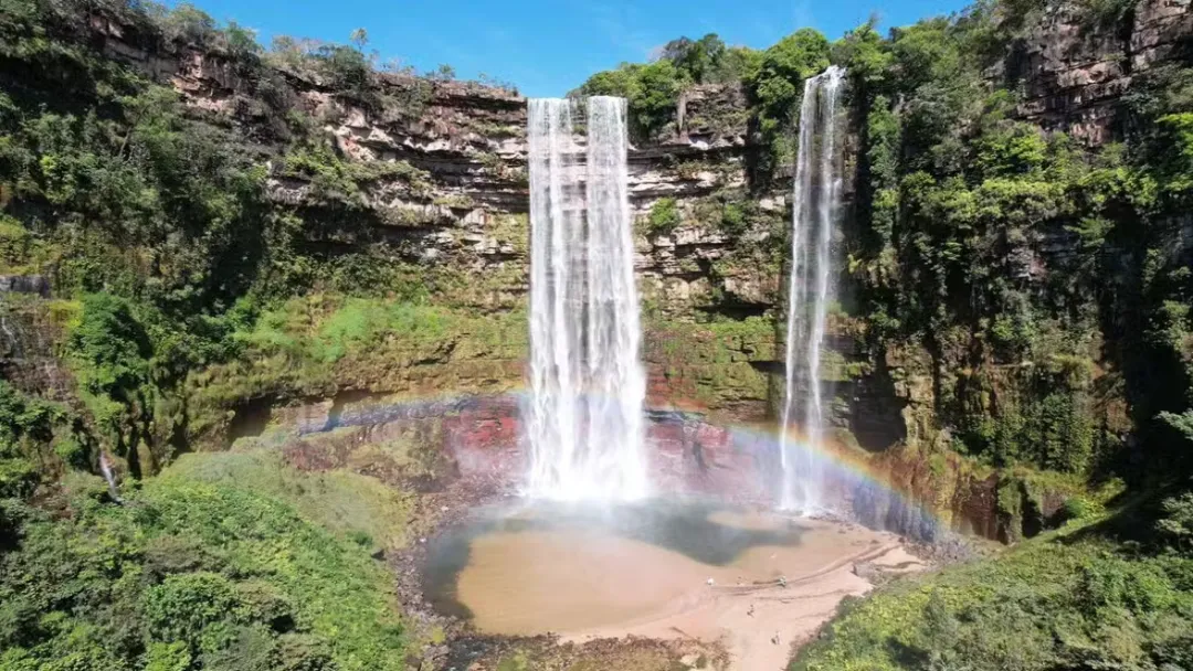 Conheça o Salto Paraguassu: Cachoeira de 96m com selo de segurança em Goiás