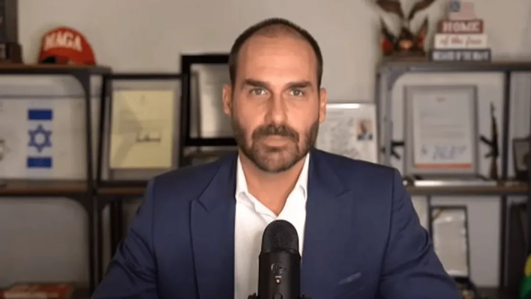 Risco de prisão impede Eduardo Bolsonaro de reassumir cargo na PF
