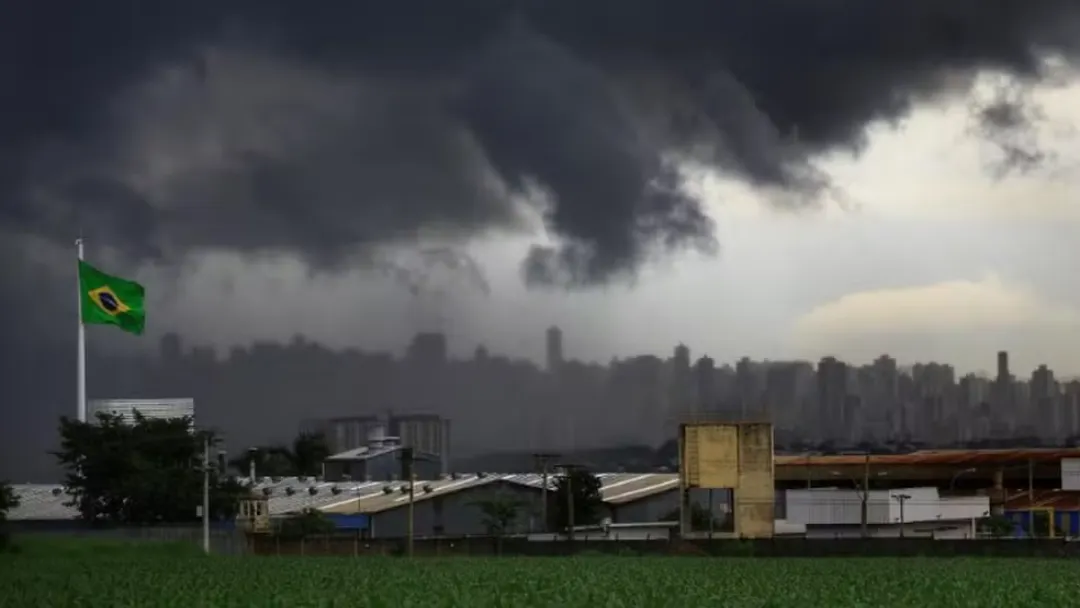 Goiás em Alerta: 215 cidades têm risco de temporal e granizo hoje (03/01)