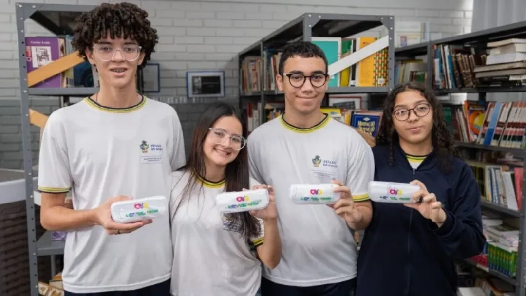 Olhar para Todos: Alunos de Goiás recebem 6 mil óculos gratuitos