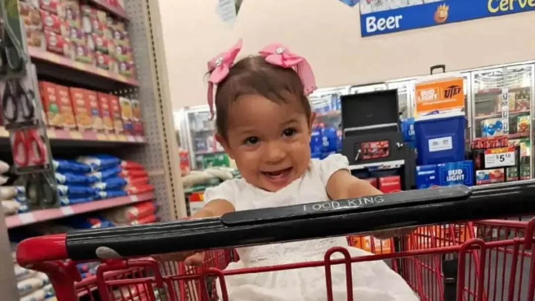 Bebê de 18 meses detida pelo ICE sofre negligência médica nos EUA