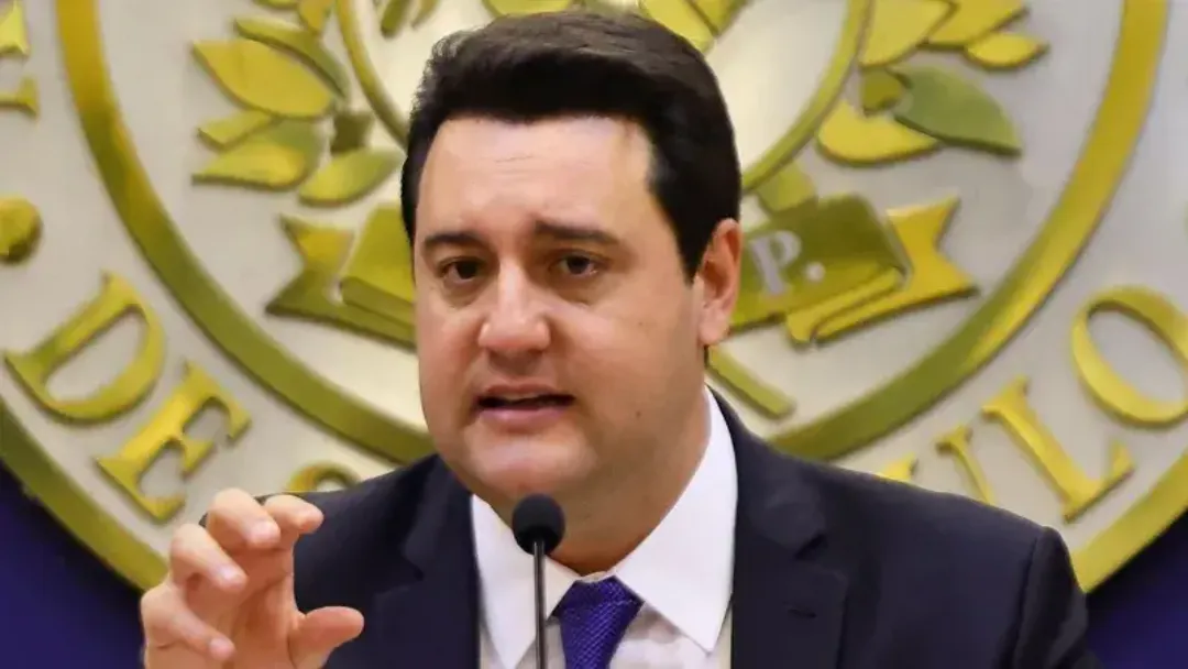 Ratinho Jr. desiste da presidência e abre espaço para Caiado