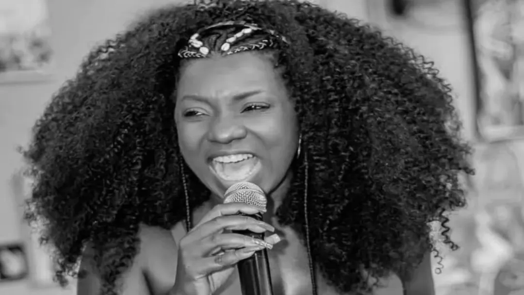 Morre Adriana Araújo, voz do samba mineiro, aos 49 anos em BH