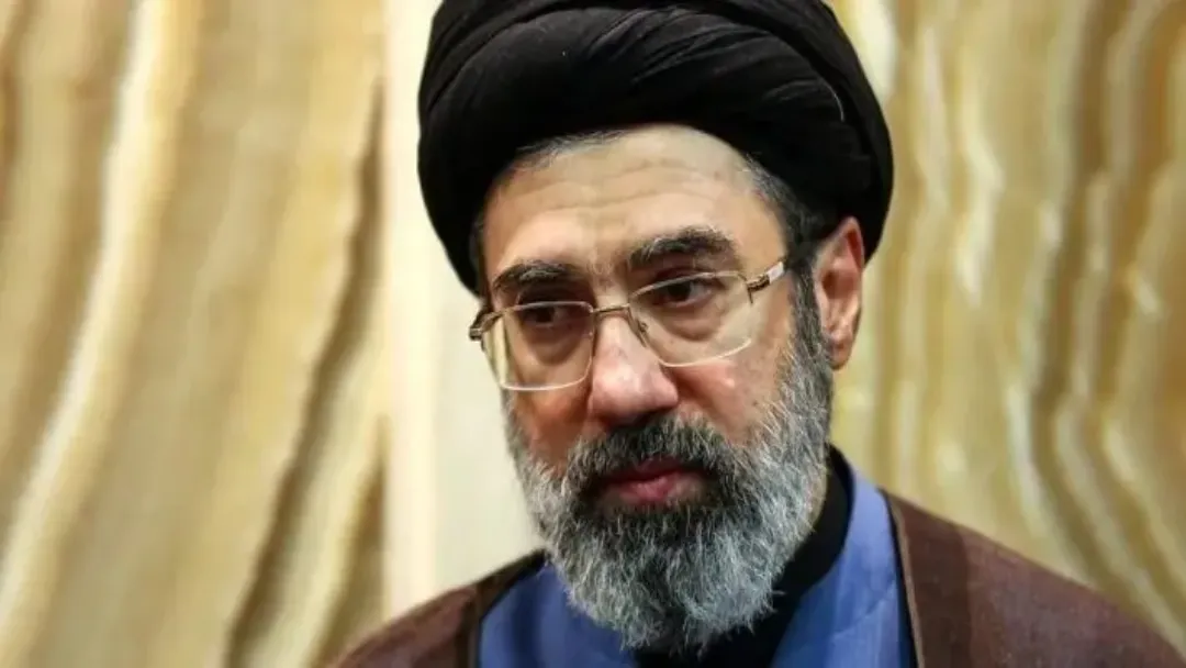 Mojtaba Khamenei sobrevive a ataque e pode suceder pai no Irã