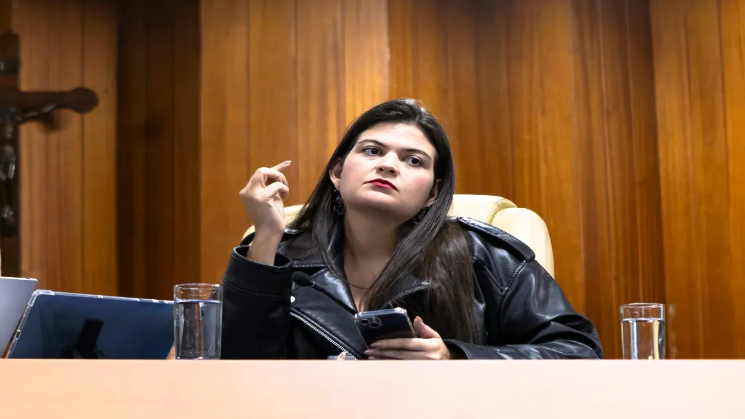 Ação do PSDB por infidelidade pode custar mandato de Aava Santiago