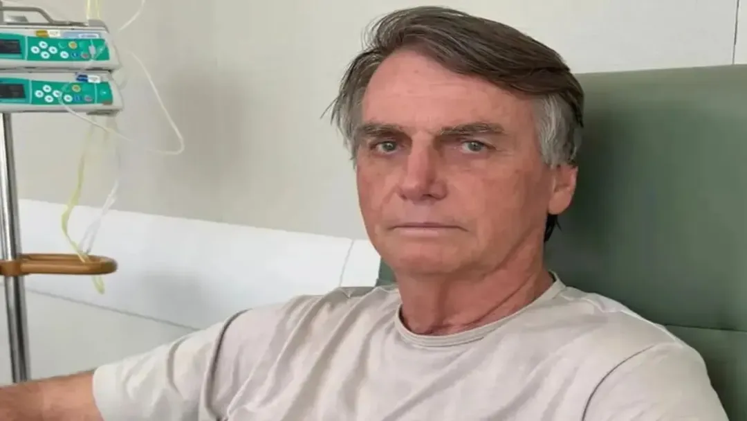 Bolsonaro na UTI: Oposição pressiona Moraes por transferência para prisão domiciliar