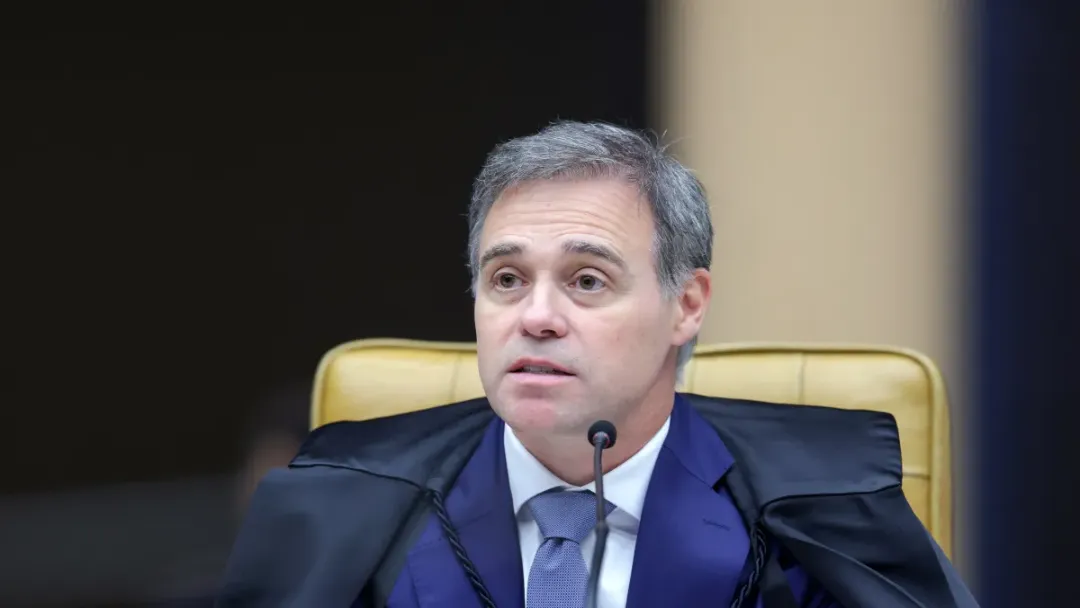 STF manda fechar sala-cofre da CPMI do INSS e barra acesso a dados de Vorcaro