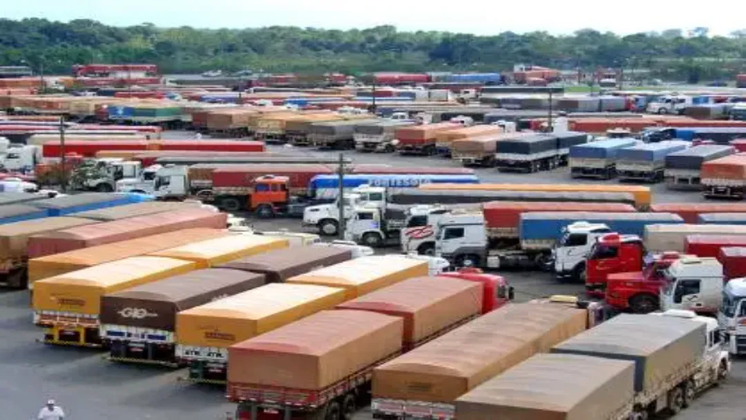 Greve de Caminhoneiros: Categoria articula paralisação após alta do diesel