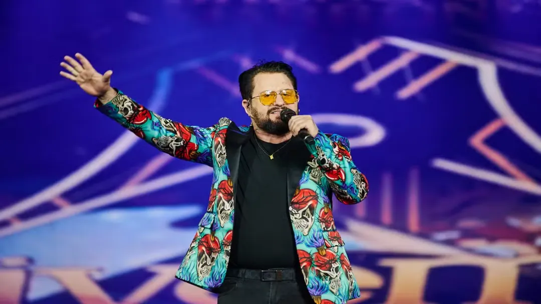 Marrone passa por cirurgia e pausa agenda de shows