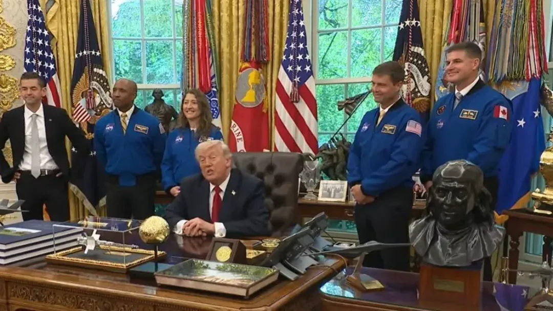 Trump promete revelar arquivos secretos sobre OVNIs