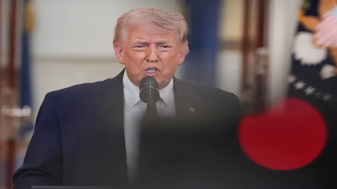 Trump culpa Irã por fracasso em acordo de paz e barra programa nuclear
